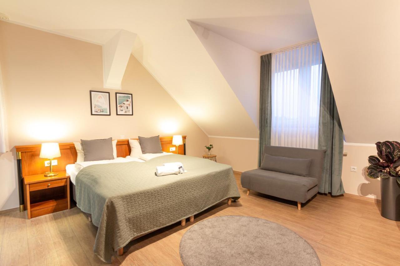 Hotel Restaurant Am Park Waltrop Bagian luar foto